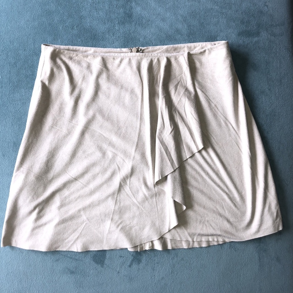 BCBG Size 0 Khaki Suede Skirt